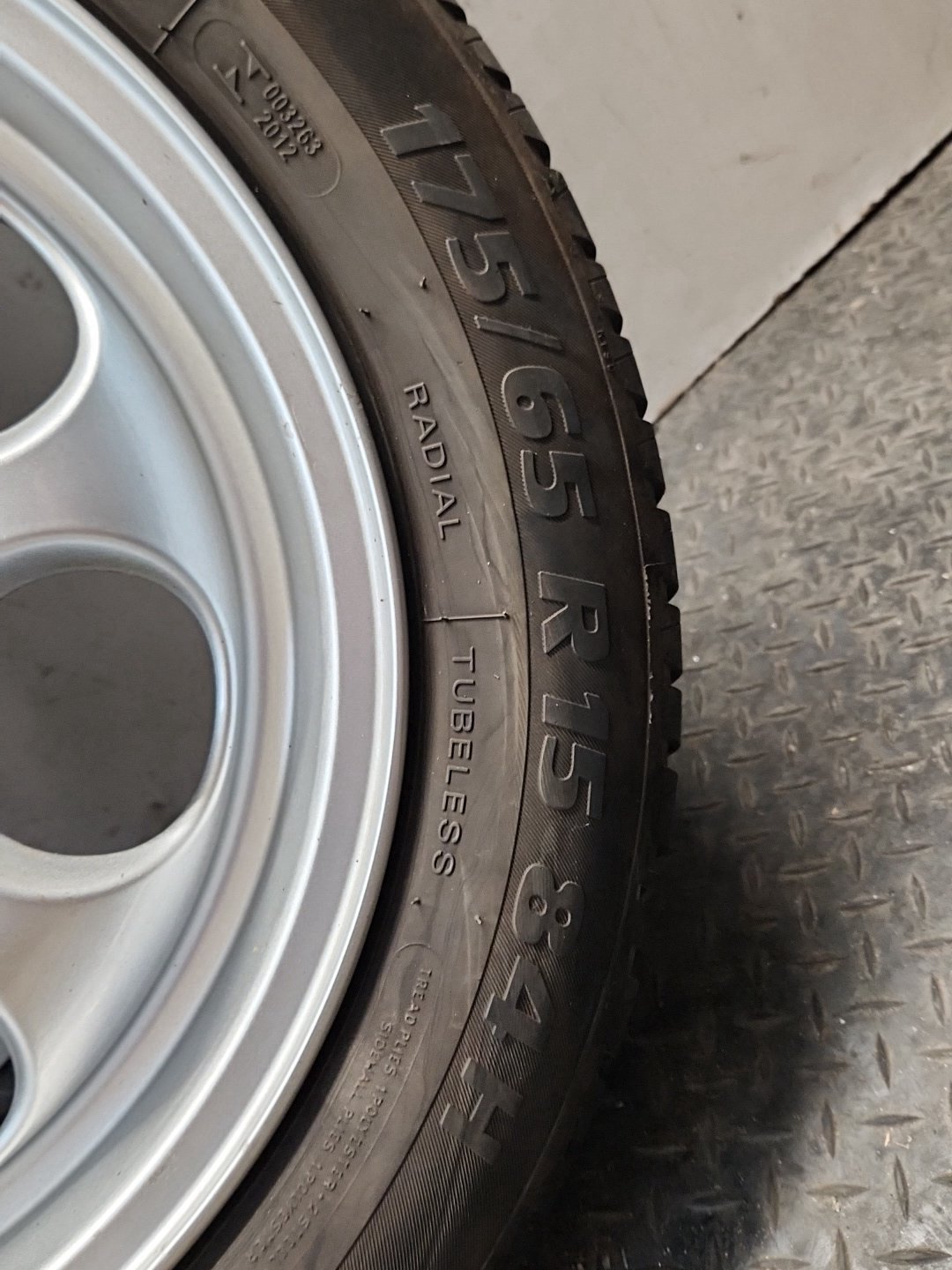 2012 Mini Cooper Clubman R55 15" Alloy Wheel with Tyre 175/65/15 ~6mm 1512458