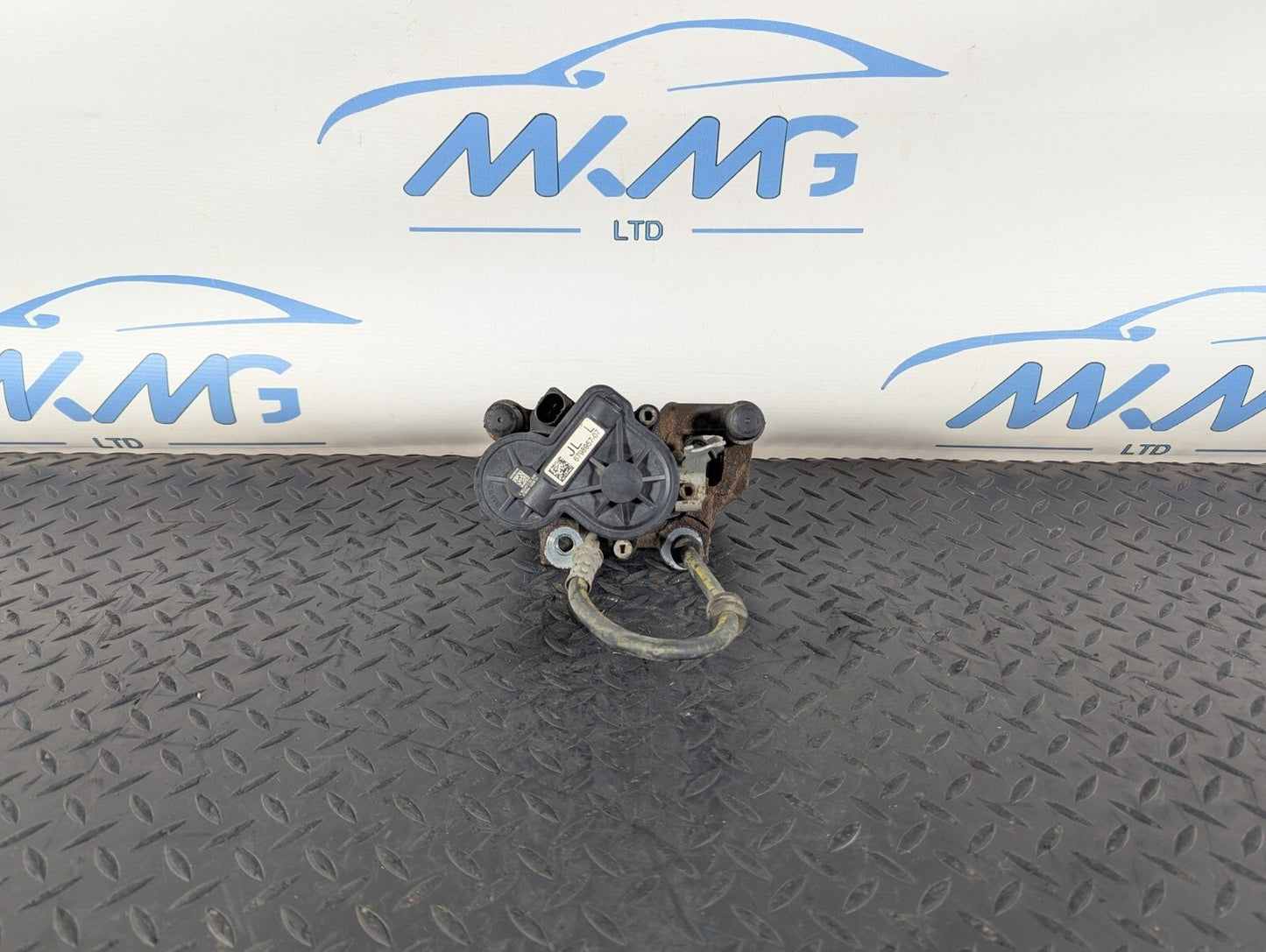 14-21 BMW 2 SERIES GRAN TOURER F46 GENUINE REAR LEFT SIDE BRAKE CALIPER 6798957