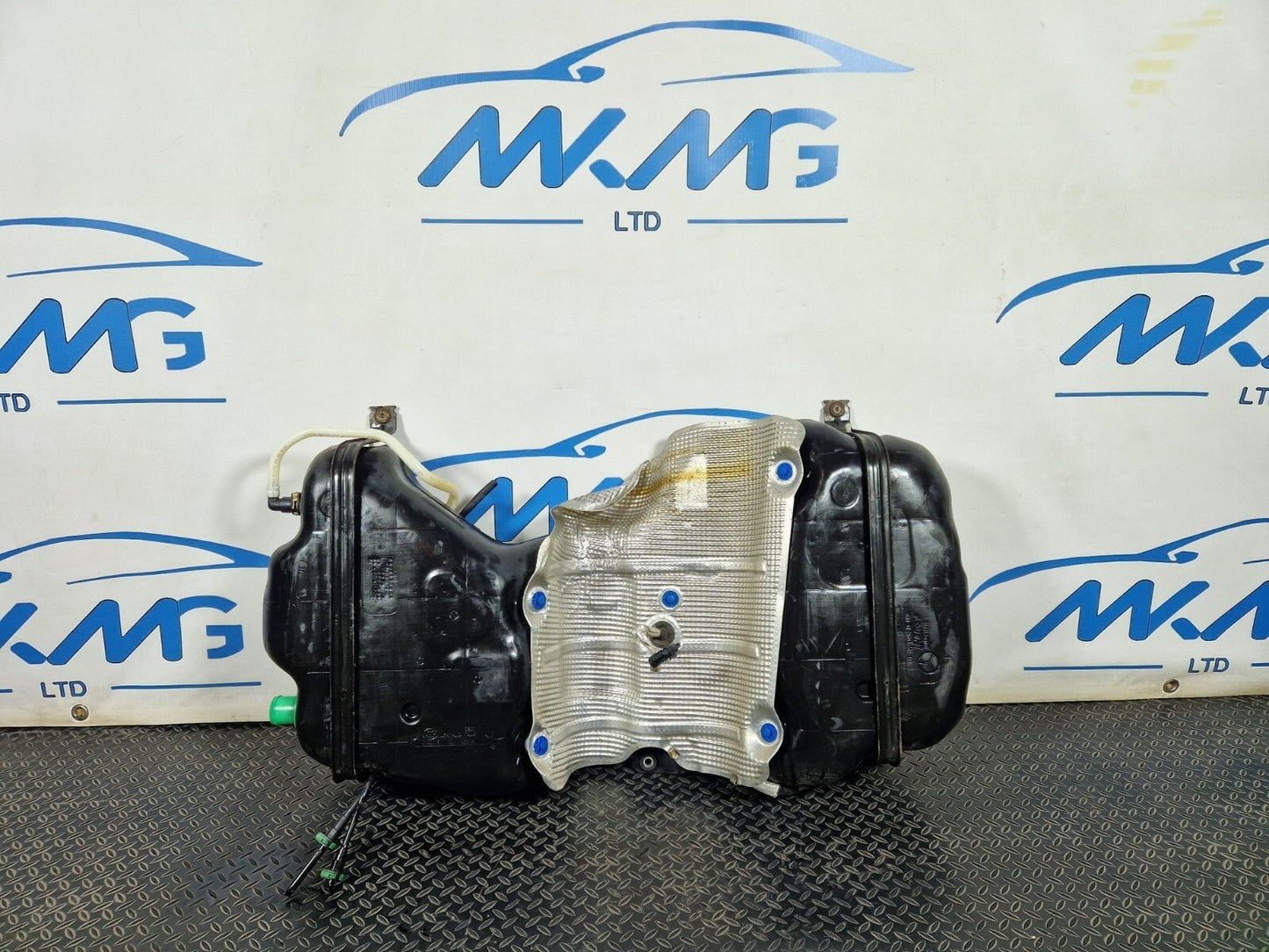 14-20 MERCEDES BENZ GLA X156 4-MATIC DIESEL ENGINE FUEL TANK A2464701300
