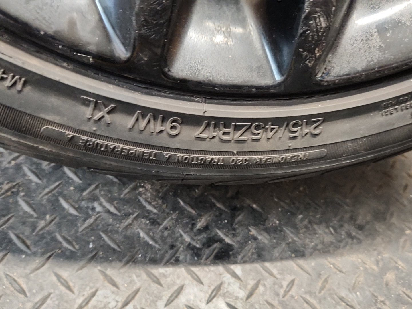 Vauxhall Corsa MK3 (D) (4400) 17" Alloy Wheel with Tyre 215/45/17 ~3mm 9272760