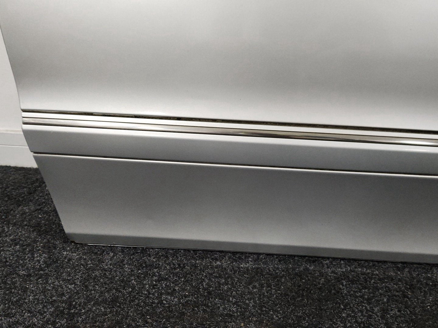 Mercedes CLK-Class C209 Convertible Front Right Complete Door in Iridium Silver