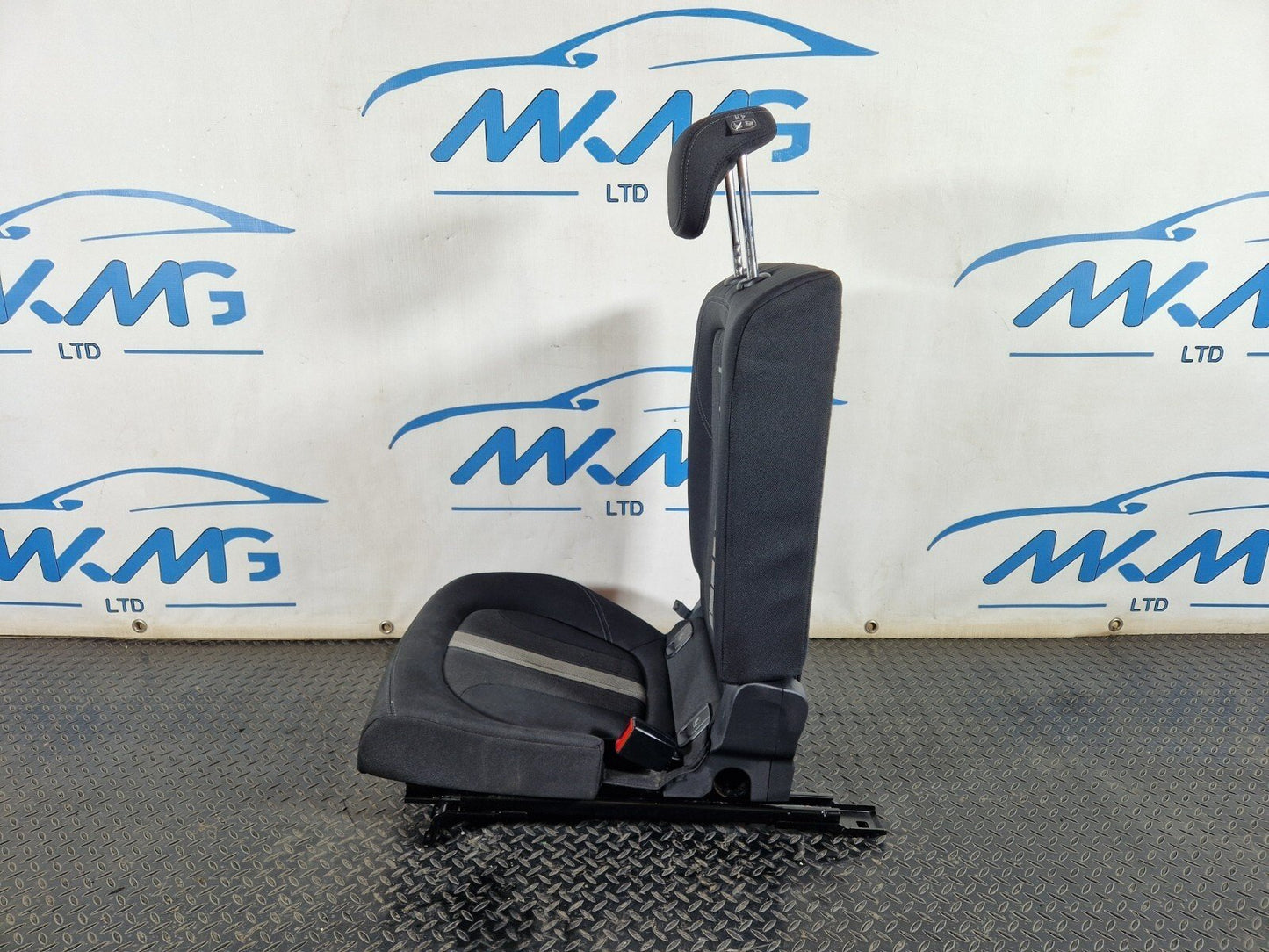 16-22 BMW X1 F48 GENUINE OEM REAR RIGHT O/S DRIVER SIDE CLOTH FABRIC SEAT