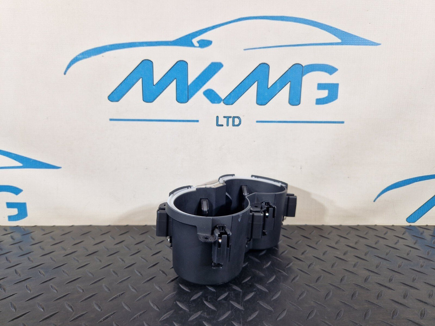 16-19 AUDI A4 B9 GENUINE OEM TWIN DOUBLE ILLUMINATED CUP HOLDER TRIM 8W0862533A