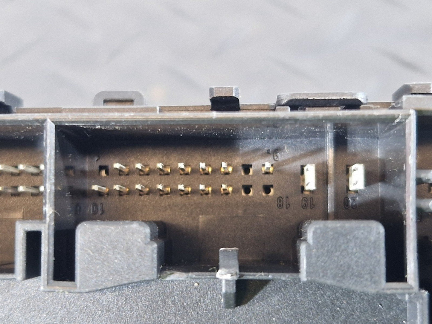 Audi Unknown Part Type 4M0959792E4M0959792C