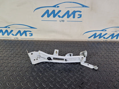 16-19 AUDI A4 B9 S-LINE GENUINE FRONT RIGHT SIDE FENDER BRACKET 8W0821136B
