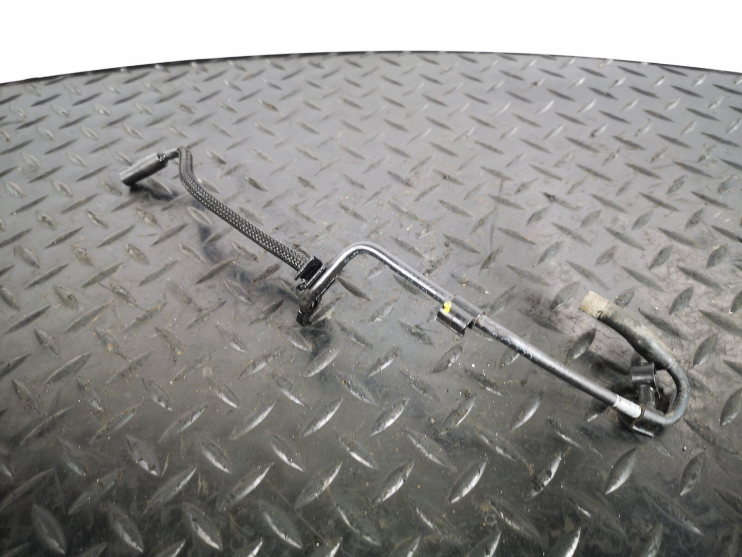 16-19 AUDI A4 B9 S-LINE GENUINE V6 3.0TDI CSW VACUUM PIPE LINE 059131377F