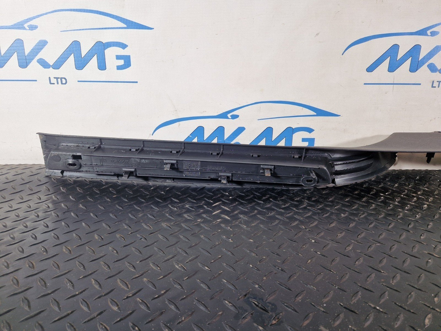 10-15 AUDI Q7 4L GENUINE RIGHT LOWER SILL TRIM 4L0853370