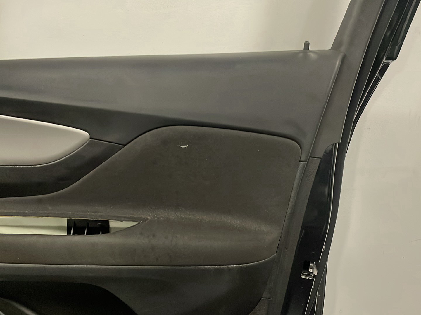 Vauxhall Mokka MK1 (G1U0) SUV Front Right O/S Driver Complete Door in Black GAR