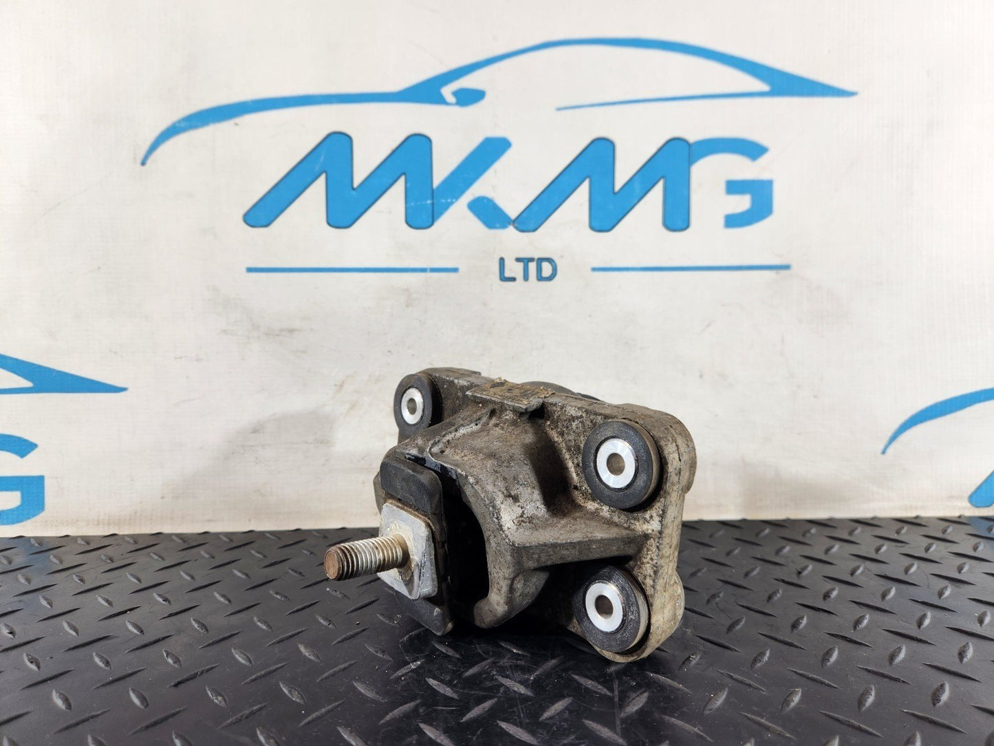 13-23 RANGE ROVER SPORT L494 LOWER LEFT SIDE  ENGINE MOUNT DPLA-6A003BC