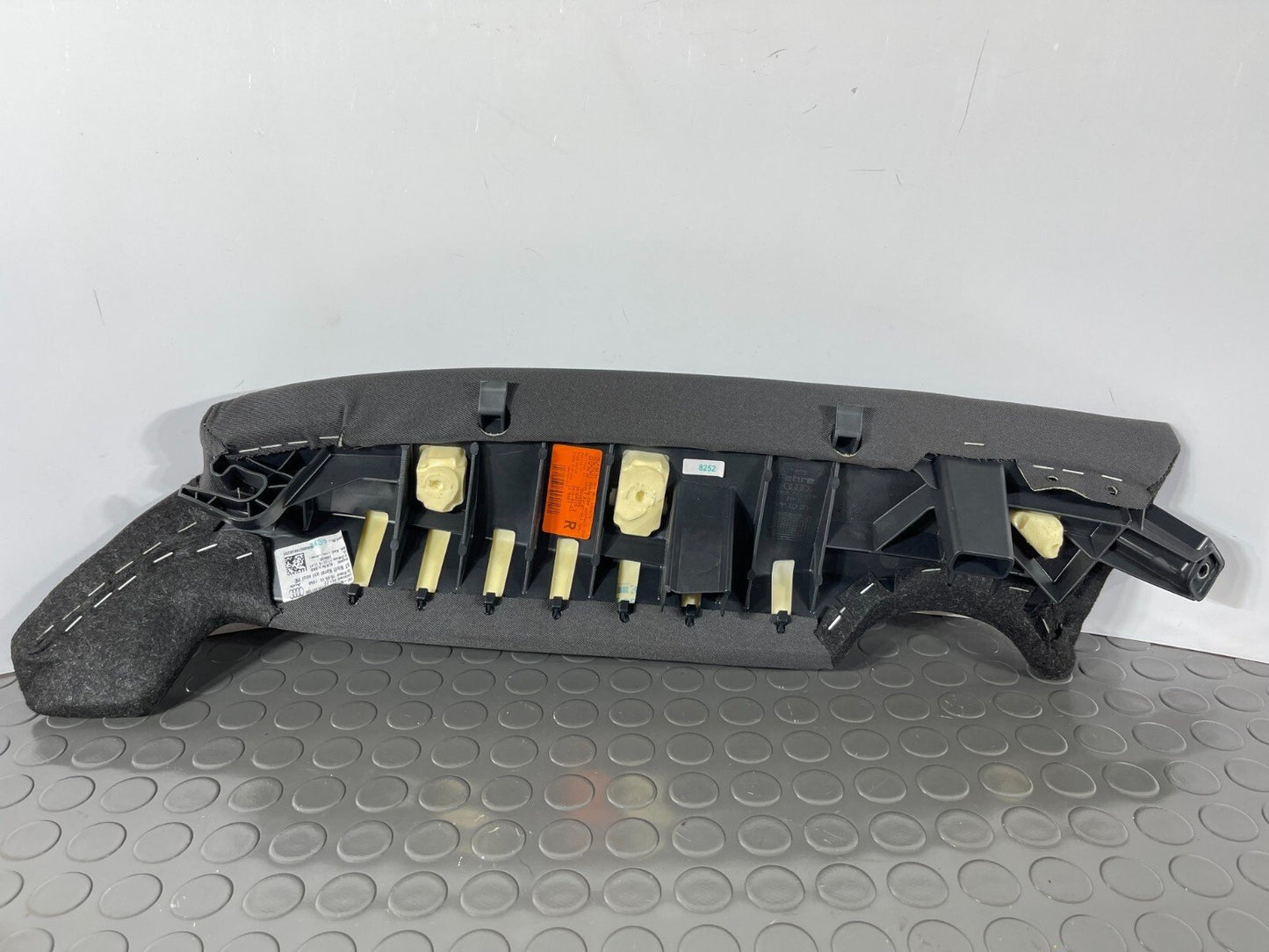 16-19 AUDI A4 B9 ESTATE GENUINE REAR RIGHT DRIVER SIDE CLOTH BOLSTER 8W0885704