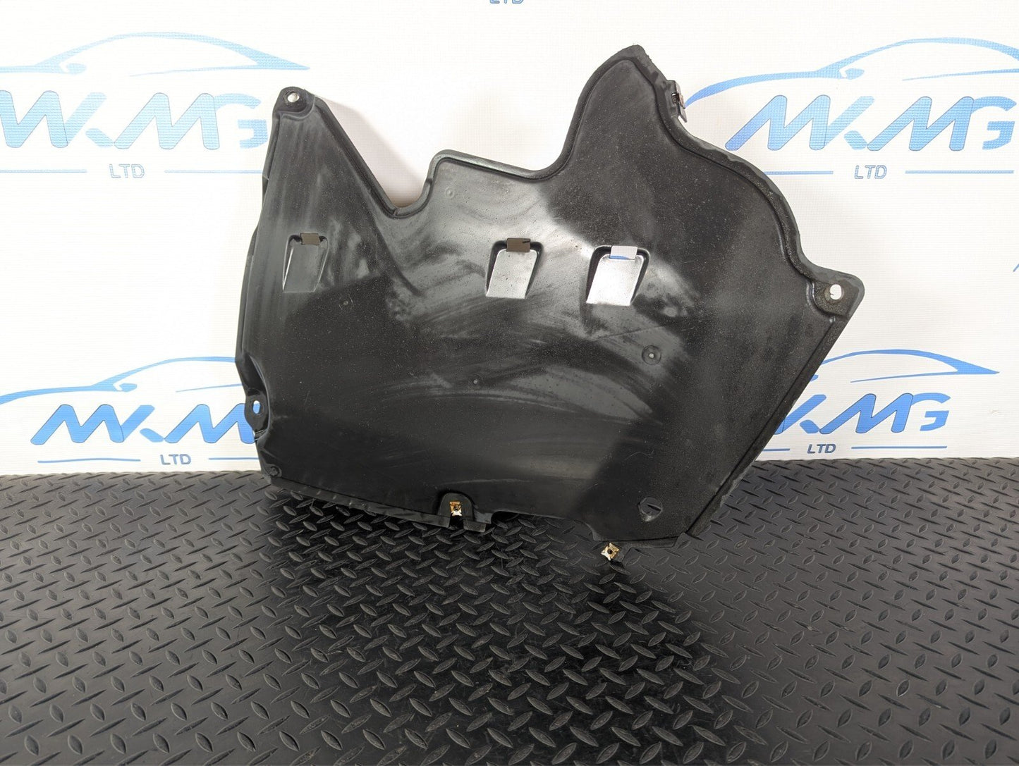 16-19 AUDI A4 B9 OEM REAR LEFT SIDE N/S BODY UNDER TRAY SHIELD COVER 8W0825217A