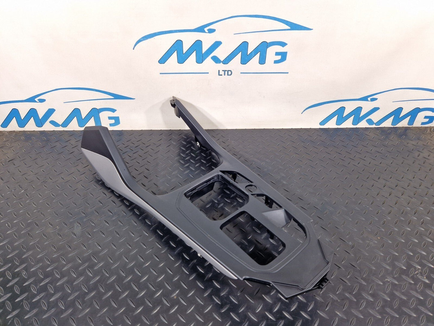 20-24 BMW 1 SERIES F40 F44 GENUINE  CENTER CONSOLE TRIM COVER 6823443