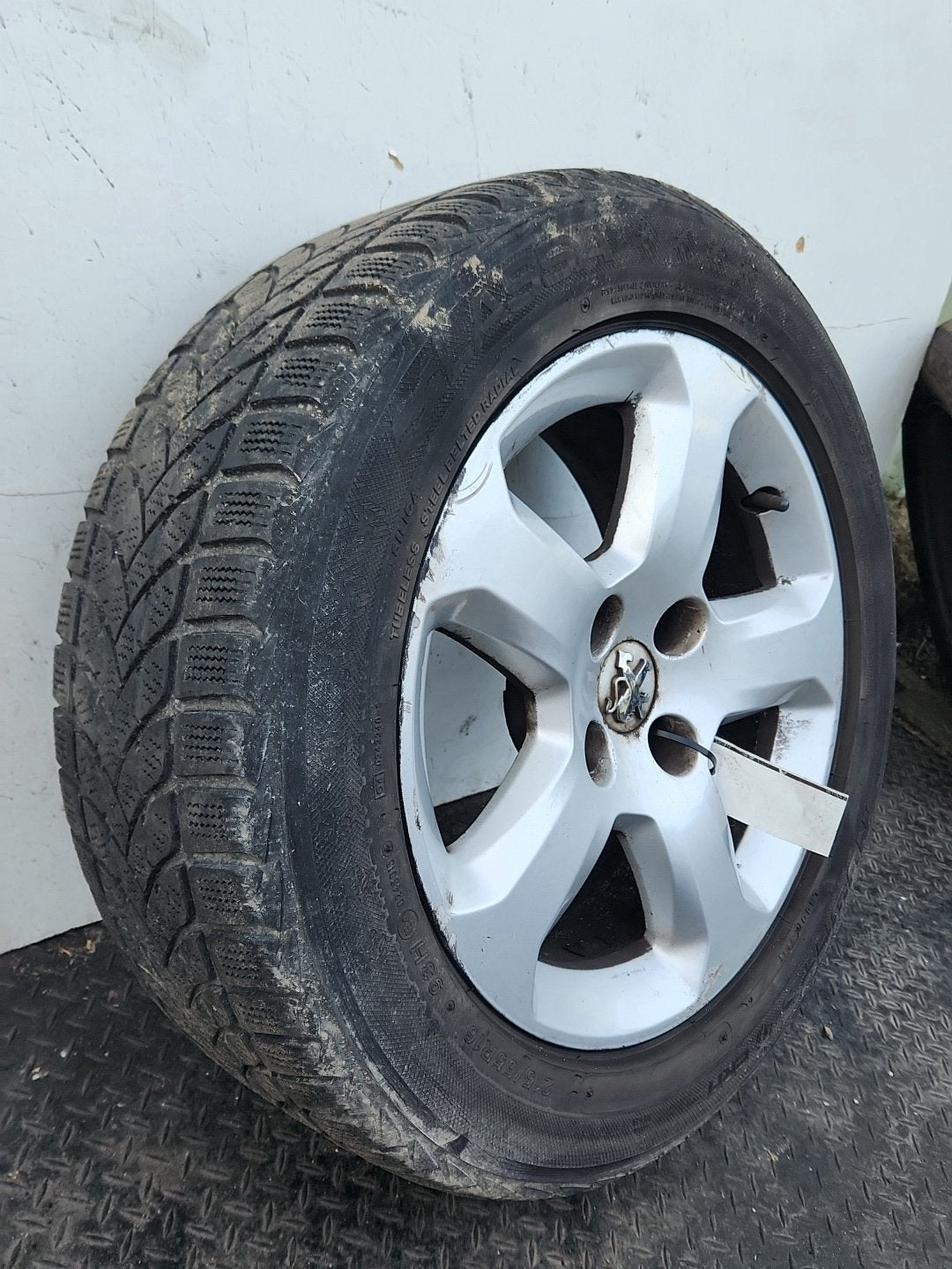 2008 Peugeot Partner MK2 (PH1) (B9) 16" Alloy Wheel with Tyre 215/55/16 ~4mm