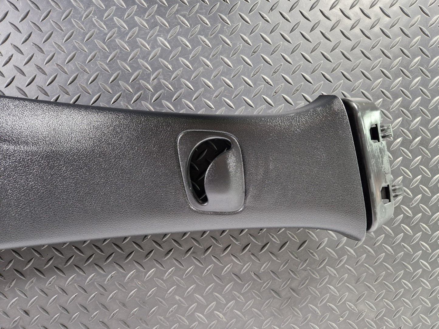 18-ON MERCEDES A CLASS W177 RIGHT DRIVER SIDE B-PILLAR TRIM PANEL A1776900300