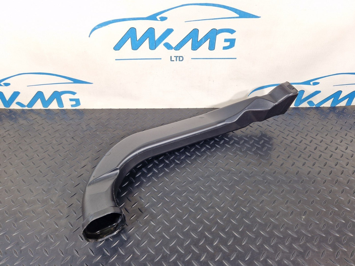 18-ON MERCEDES BENZ SPRINTER W907 CABIN AIR DUCT CHANNEL A9078310900