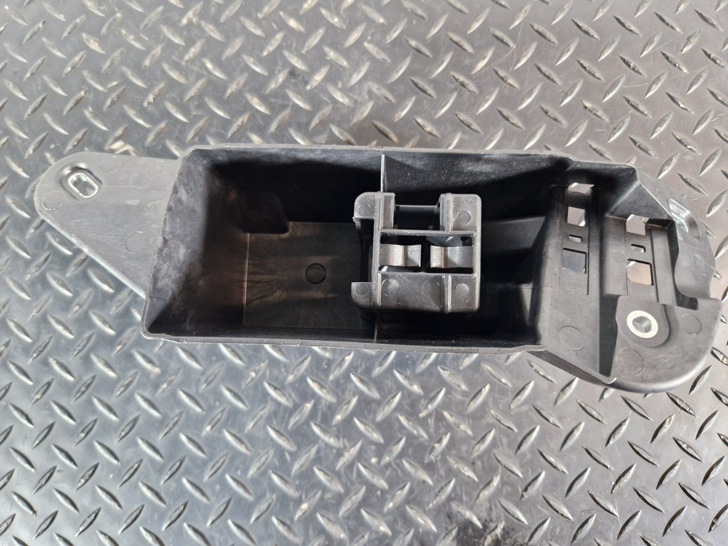 Mercedes-Benz A B Class W176 W246 Battery Surround Trim Box Bracket A2465409611