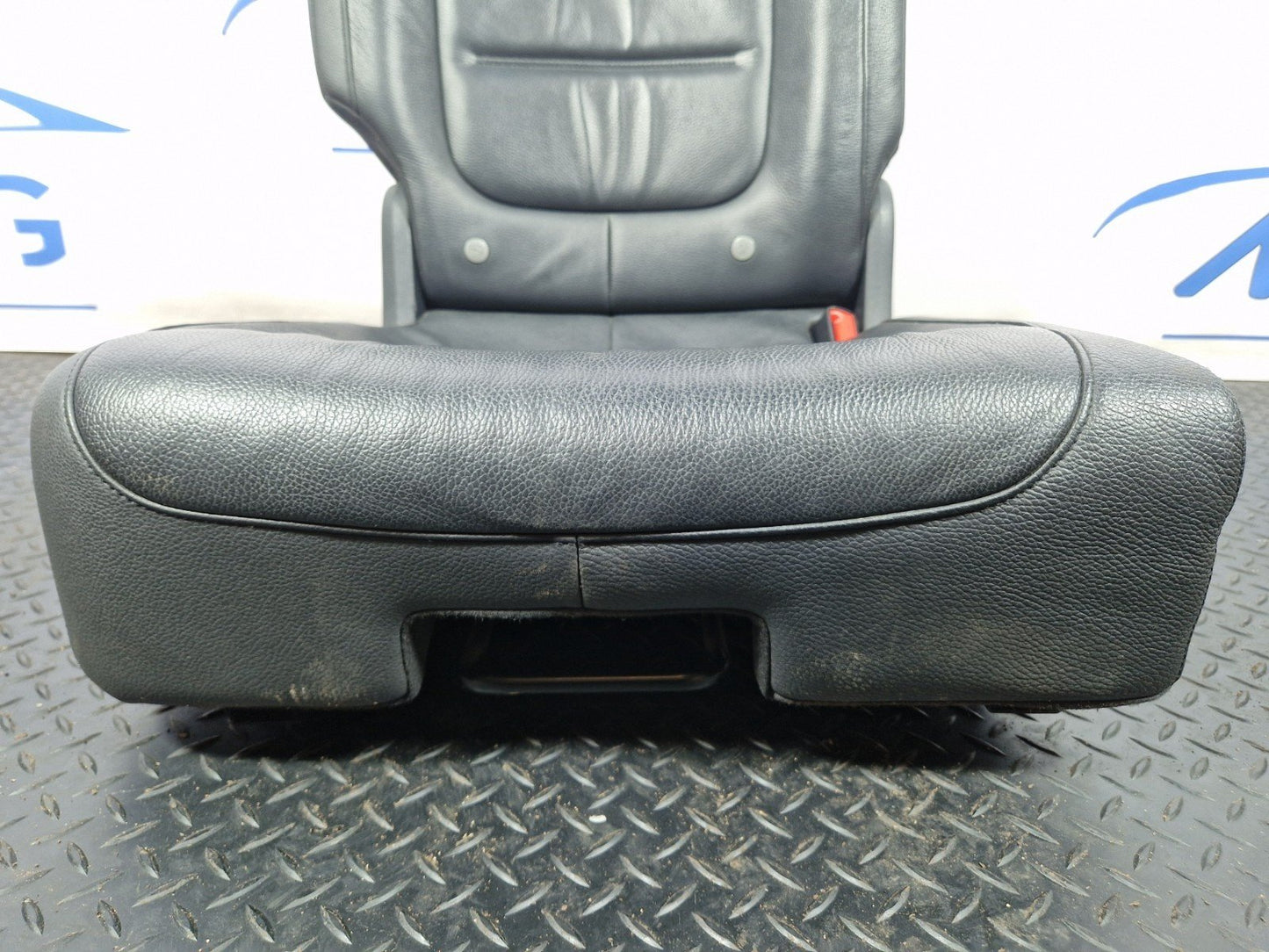 10-18 VW TOUAREG 7P GENUINE REAR RIGHT DRIVER O/S HEATED LEATHER SEAT