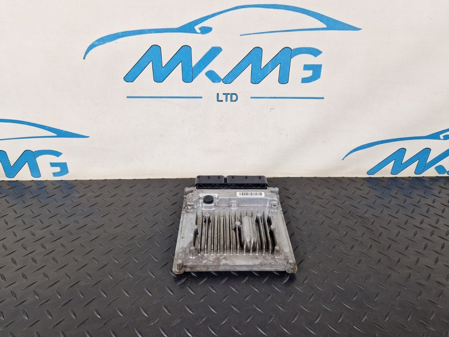 12-18 MERCEDES BENZ B-CLASS W246 GENUINE ENGINE CONTROL MODULE ECU A6519007600