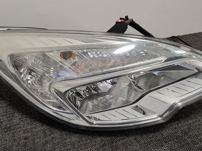 Vauxhall Meriva MK2 (B) (4470) MPV Genuine Front Right O/S Headlight 13253632