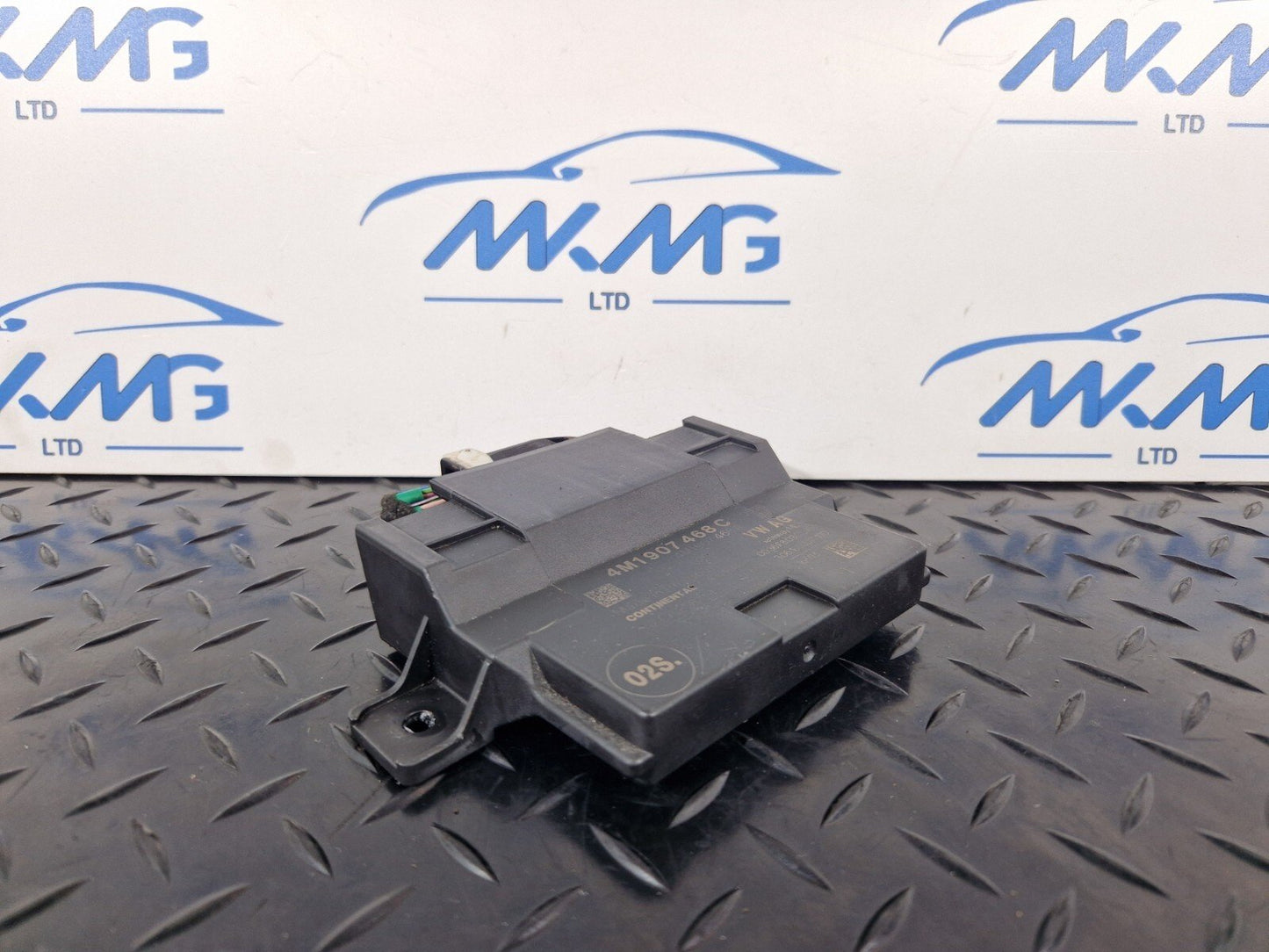 16-19 AUDI A4 B9 AVANT ULTRA SE GATEWAY CONTROL MODULE ECU B9 4M1907468C