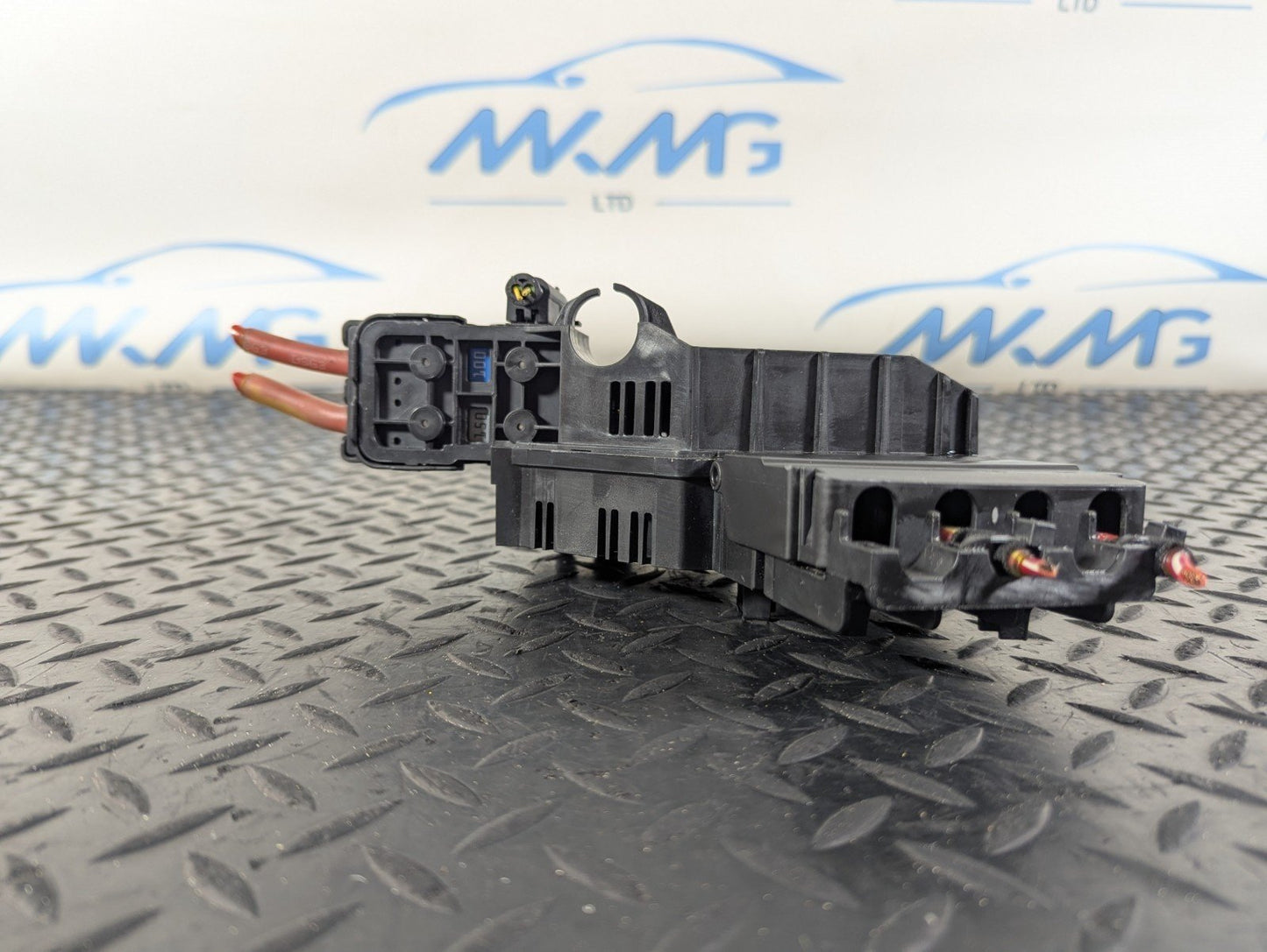 11-19 MERCEDES BENZ ML W166 FUSE BOX FRONT RELAY CONTROL UNIT MODULE A1665402450