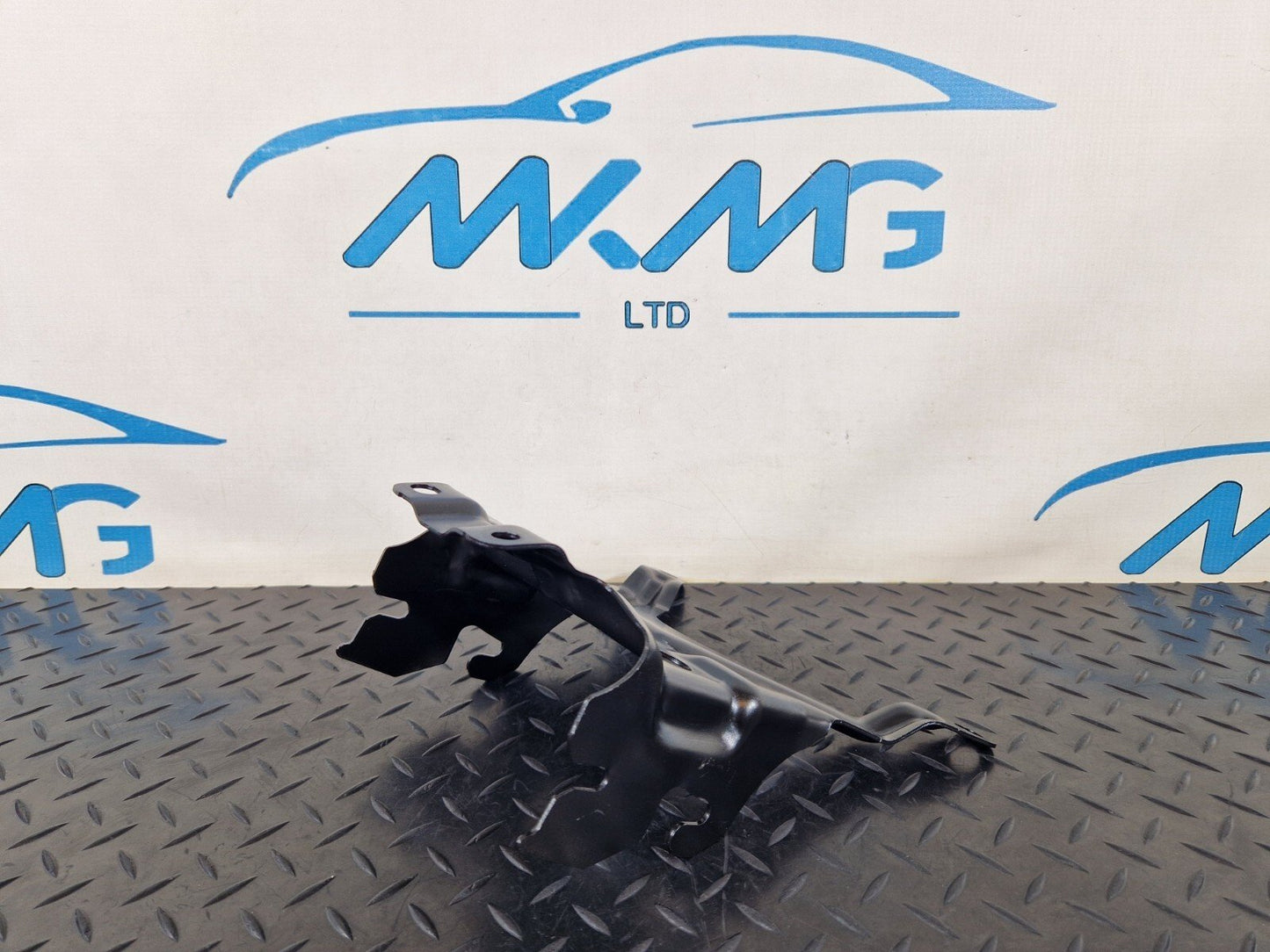 10-17 AUDI A8 4H REAR SEAT FIXING BRACKET MOUNT 4H0885153