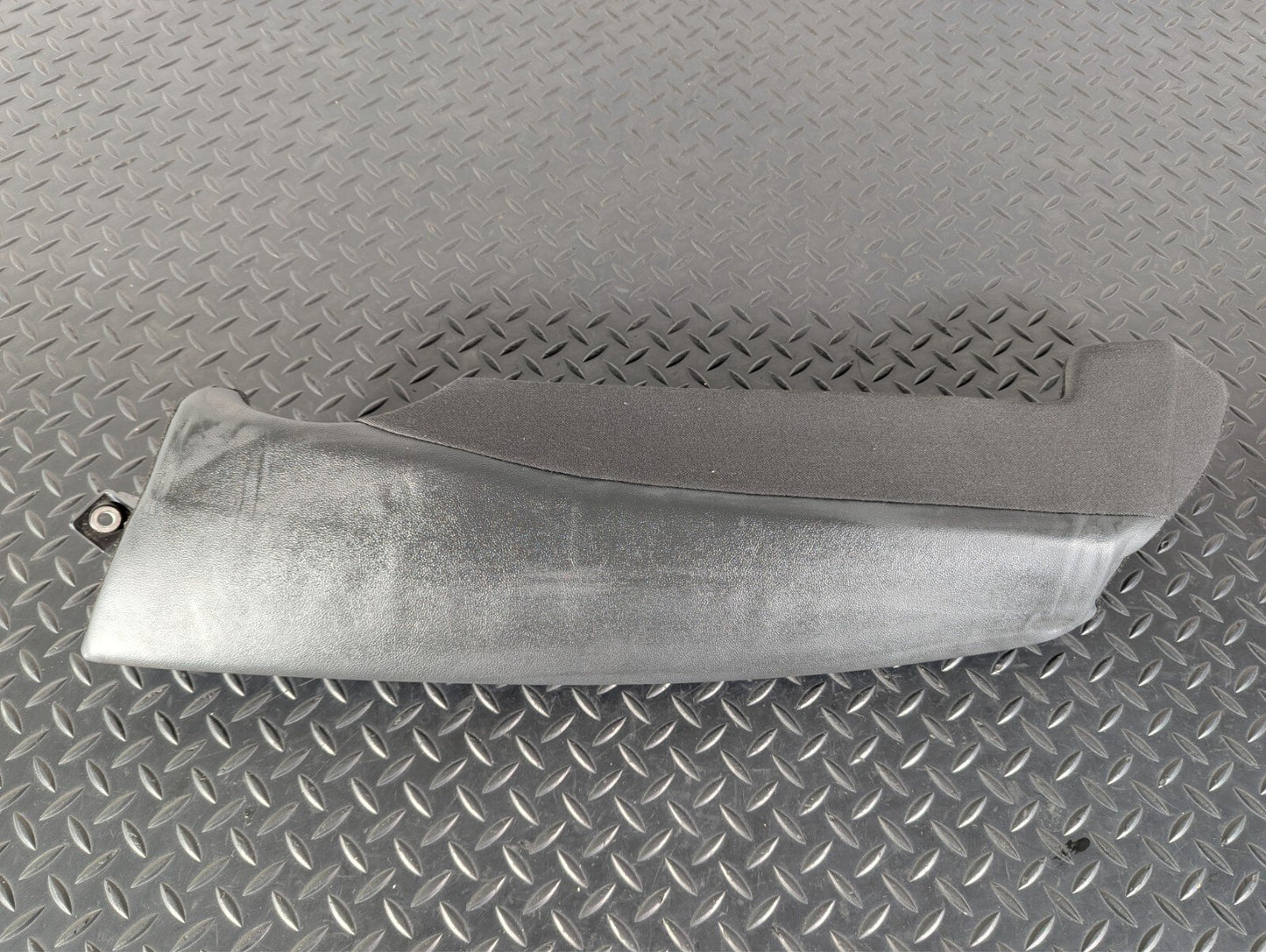 16-19 AUDI A4 B9 GENUINE REAR LEFT N/S LEATHER SEAT BOLSTER CUSHION 8W085703C