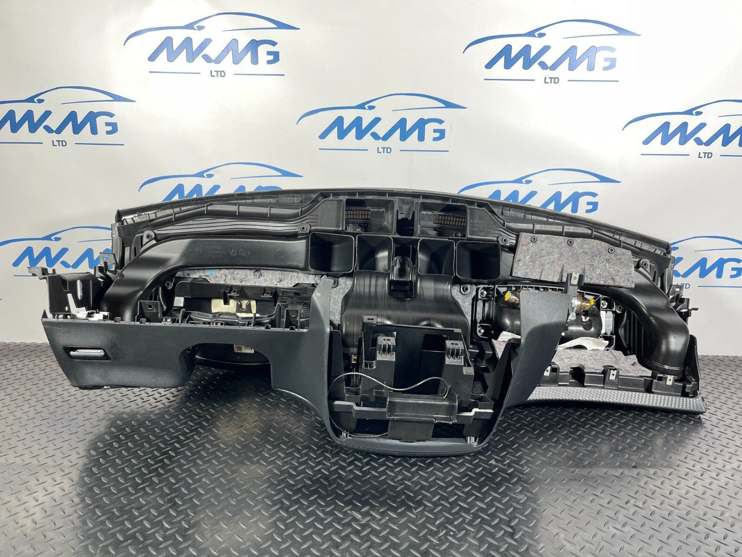 12-18 MERCEDES BENZ W176 DASHBOARD WITH PASSENGER SIDE AIR BAG 17668017879