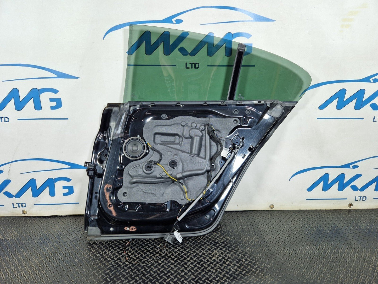 11-18 BMW 6 SERIES F06 GRAN COUPE REAR RIGHT O/S/R COMPLETE DOOR IN BLACK 475