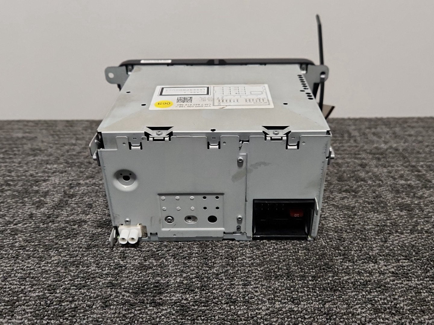 Volkswagen Polo 6R - MK5 Genuine Radio Stereo CD Player Head Unit 5M0035186J