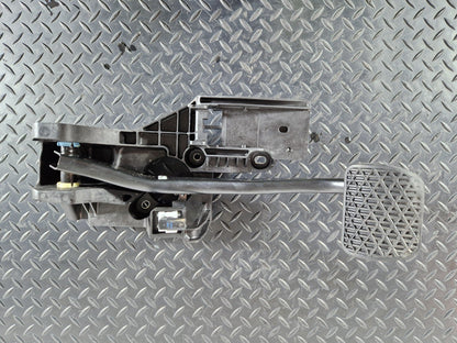 19-ON MERCEDES BENZ A CLASS W177 GENUINE BRAKE PEDAL ASSEMBLY A2472900100