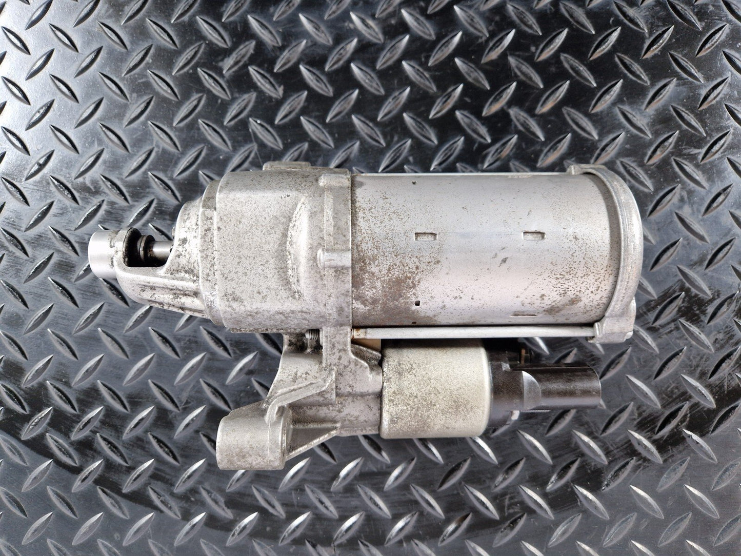16-19 AUDI A4 B9 GENUINE STARTER MOTOR MANUAL GEARBOX 04L911021B