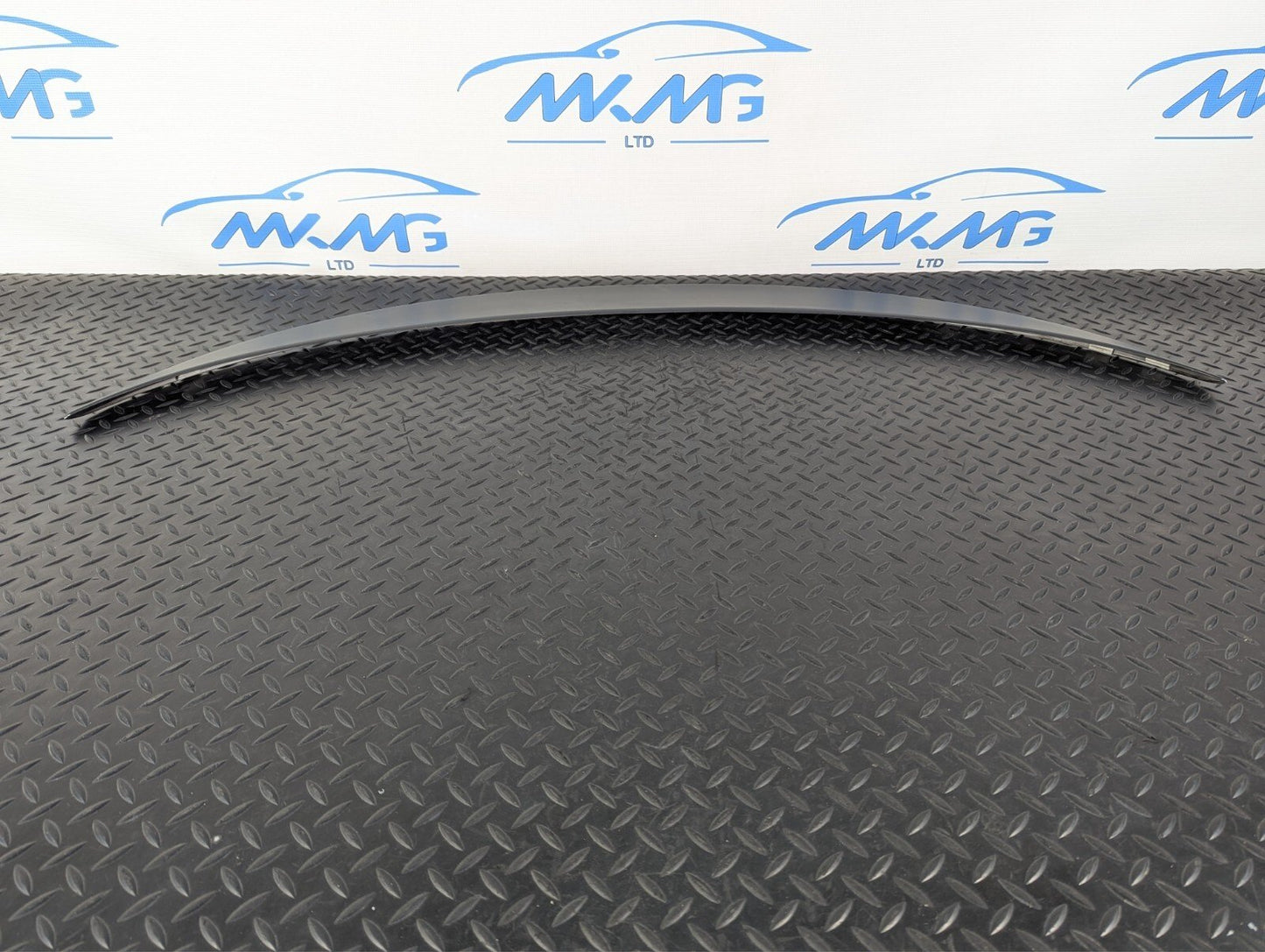 13-19 MERCEDES BENZ CLA C117 REAR SPOILER IN SILVER