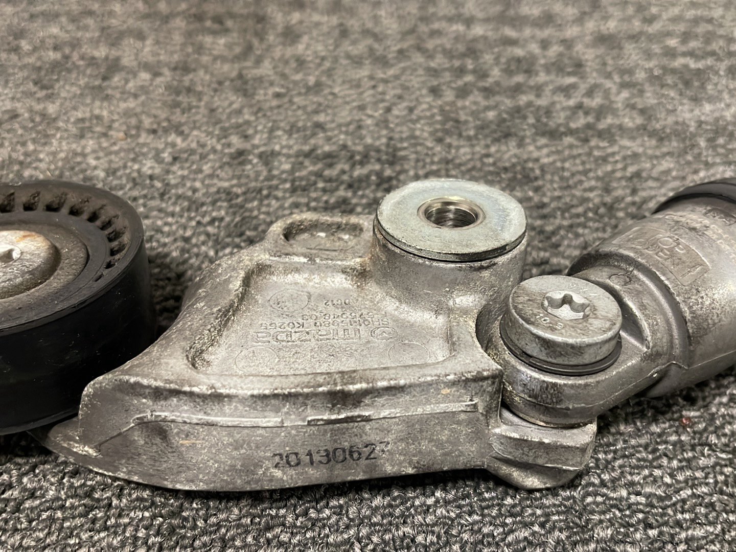 Mazda 6 MK3 (GJ) Saloon 2.2L Diesel Genuine Drive Belt Tensioner SH01-15980