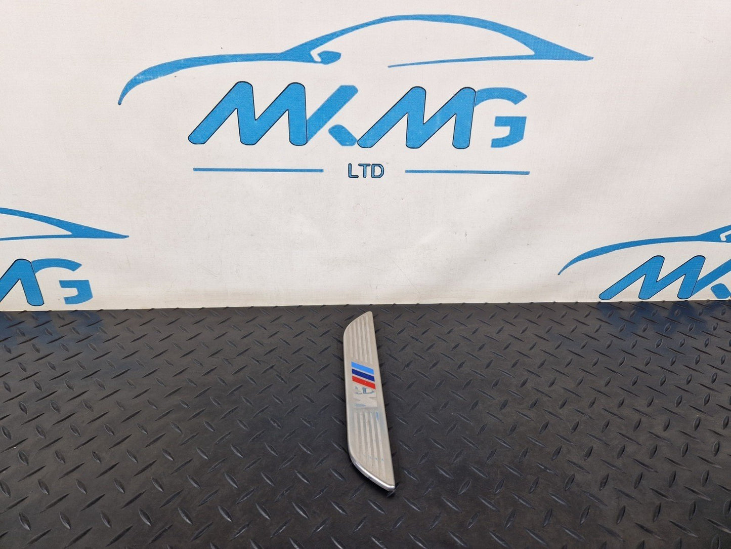10-13 BMW E70 LCI X5 GENUINE OEM REAR DOOR KICK PLATES SILL COVER TRIM 7205265