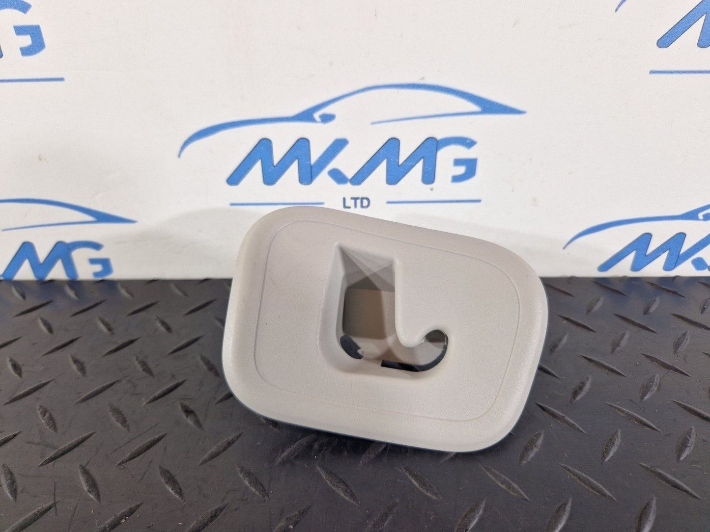 11-19 MERCEDES BENZ ML W166 OEM O/S RIGHT HEADLINER CLOTHES HANGER A1668100631