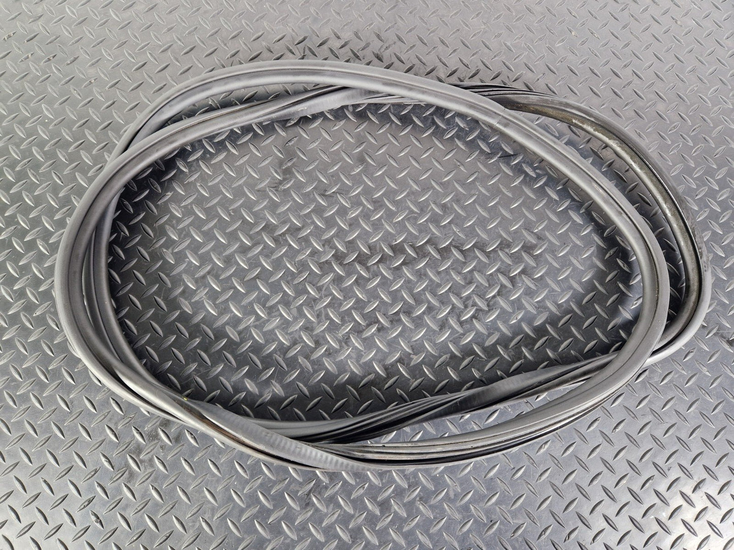 12-17 AUDI Q5 S-LINE GENUINE OEM FRONT INNER DOOR SEAL 8R0831721