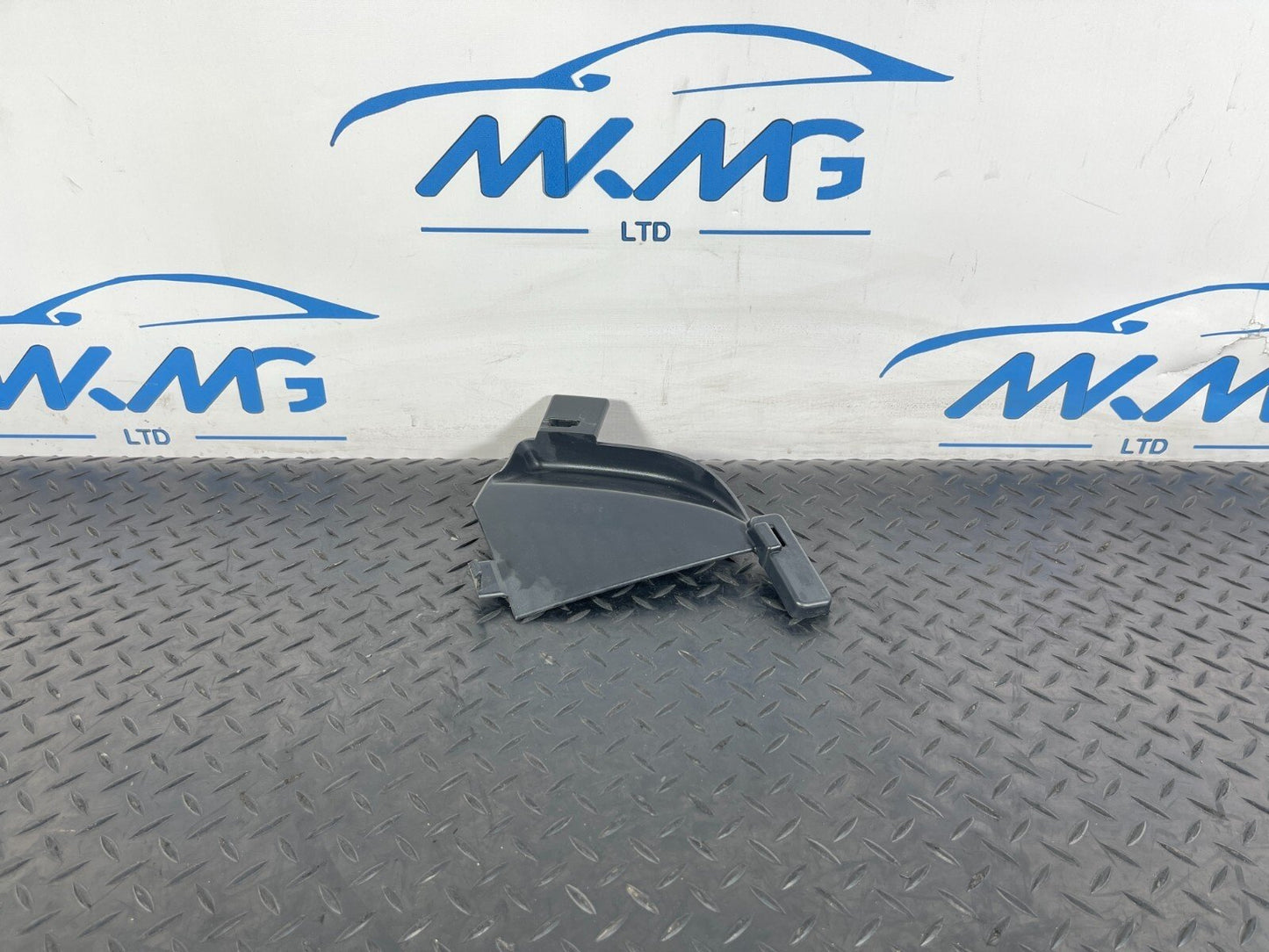 2019-ON LAND ROVER DISCOVERY L550 FRONT RIGHT BLANK PLATE LK728A050A