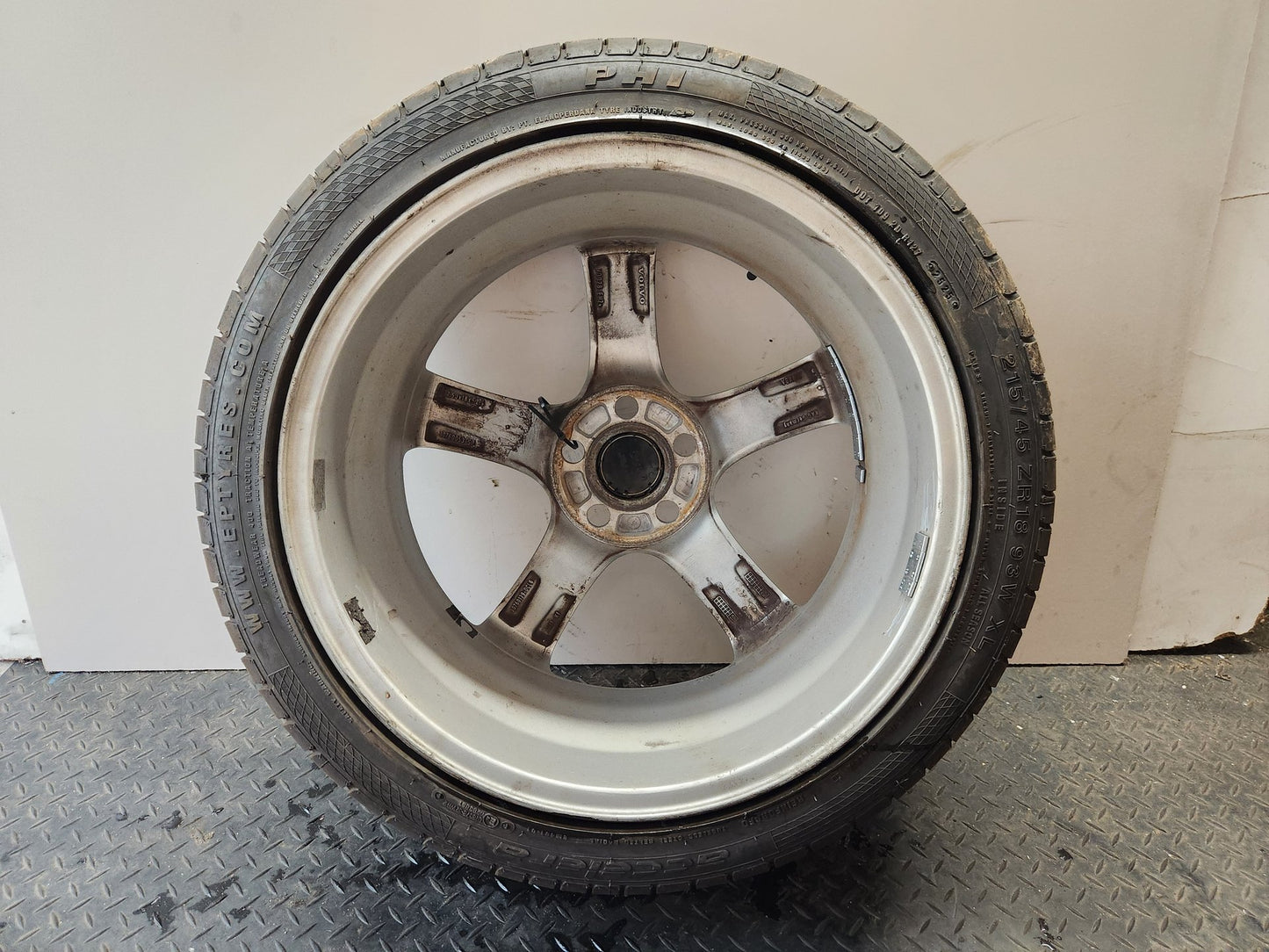 Volvo V50 MK2 FL (MW) 18" Alloy Wheel with Tyre 215/45/18 ~7mm
