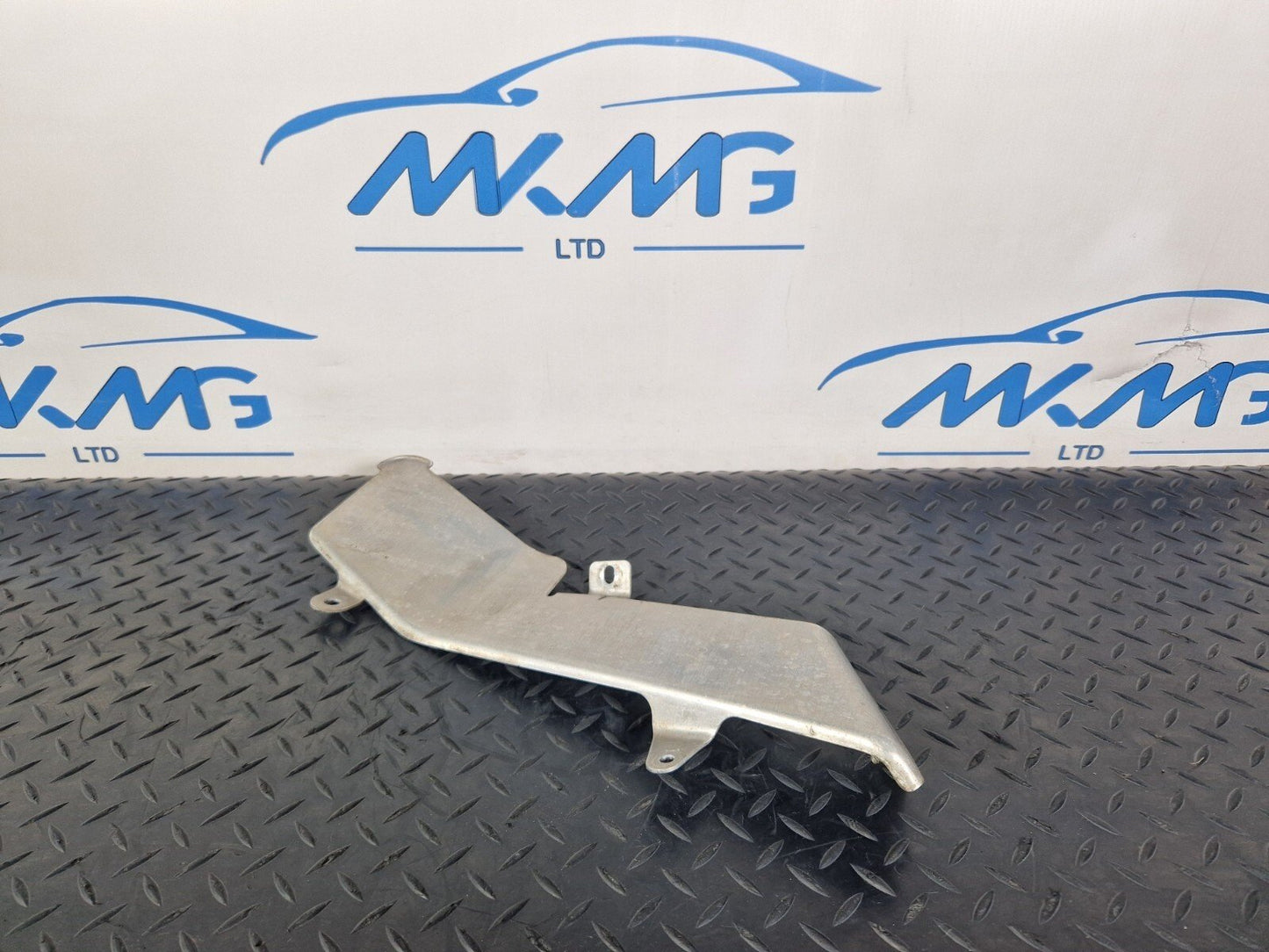 16-19 AUDI A4 B9 GENUINE ALUMINIUM ENGINE SHELID PLATE COVER 8W0201192D