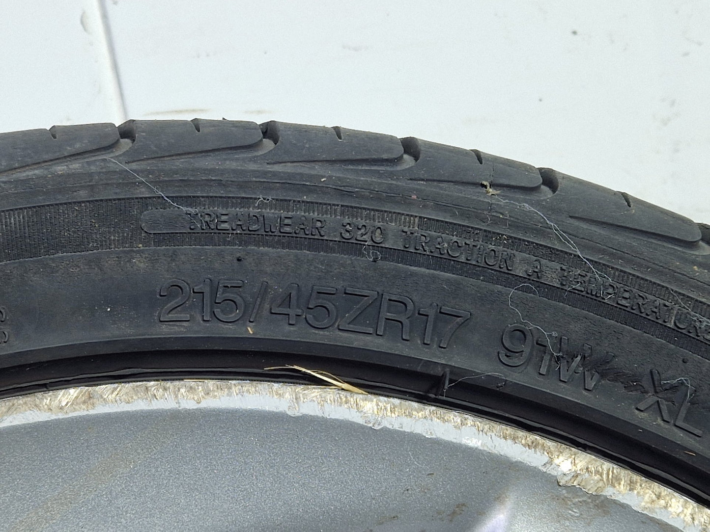 Toyota Prius MK3 (ZVW30) 17" Alloy Wheel with Tyre 215/45/17 ~6mm