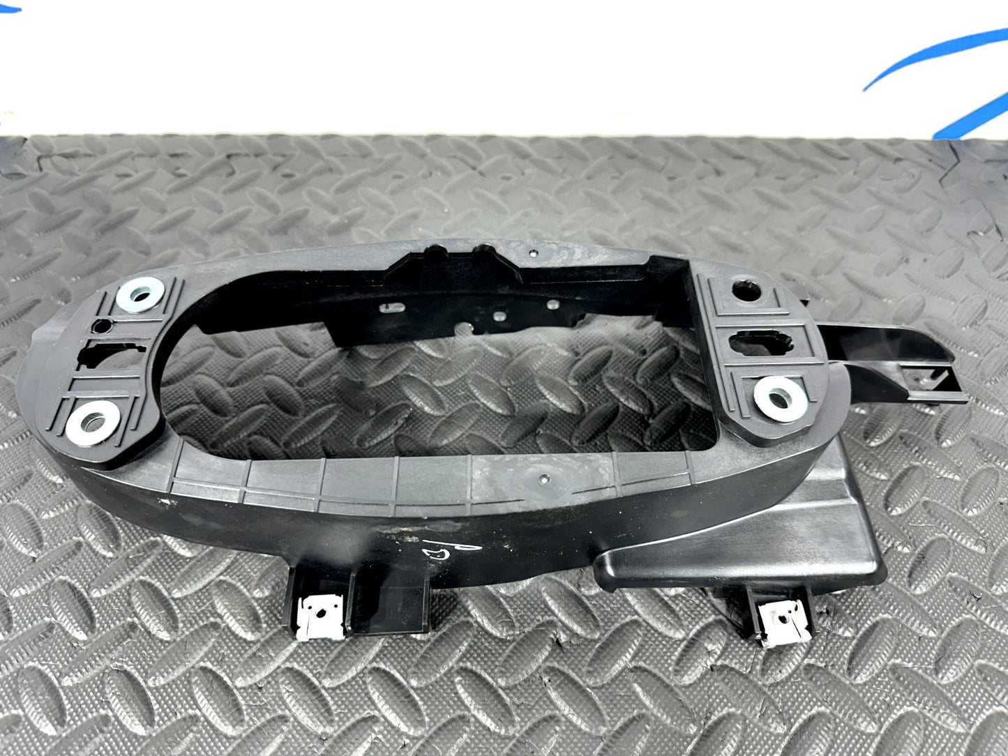 16-19 AUDI A4 B9 AVANT GENUINE GEARSTICK MOUNTING PLATE BRACKET 8W0863531