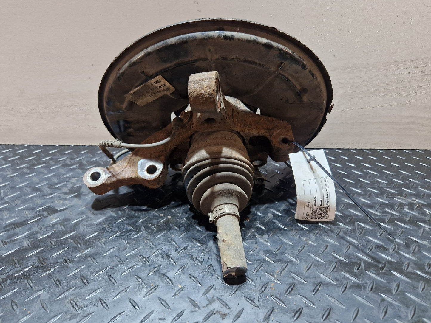 Vauxhall Mokka MK1 (G1U0) SUV 1.6L Diesel Genuine Front Right Wheel Hub