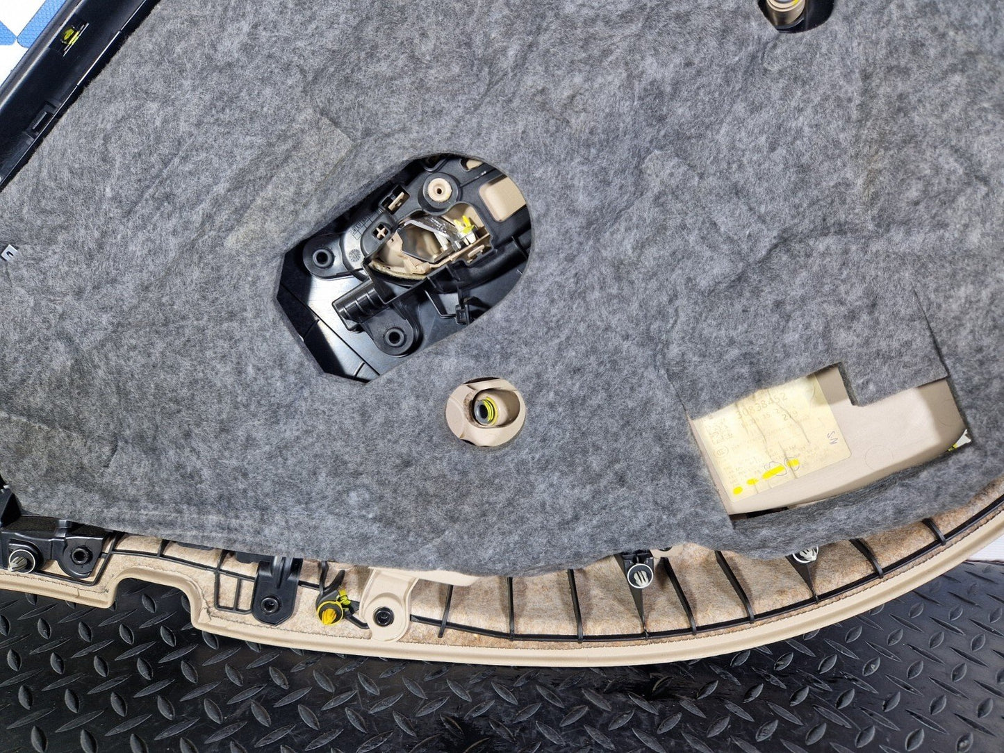 14-21 MERCEDES-BENZ C-CLASS C250D W205 DRIVERS SIDE REAR DOOR CARD