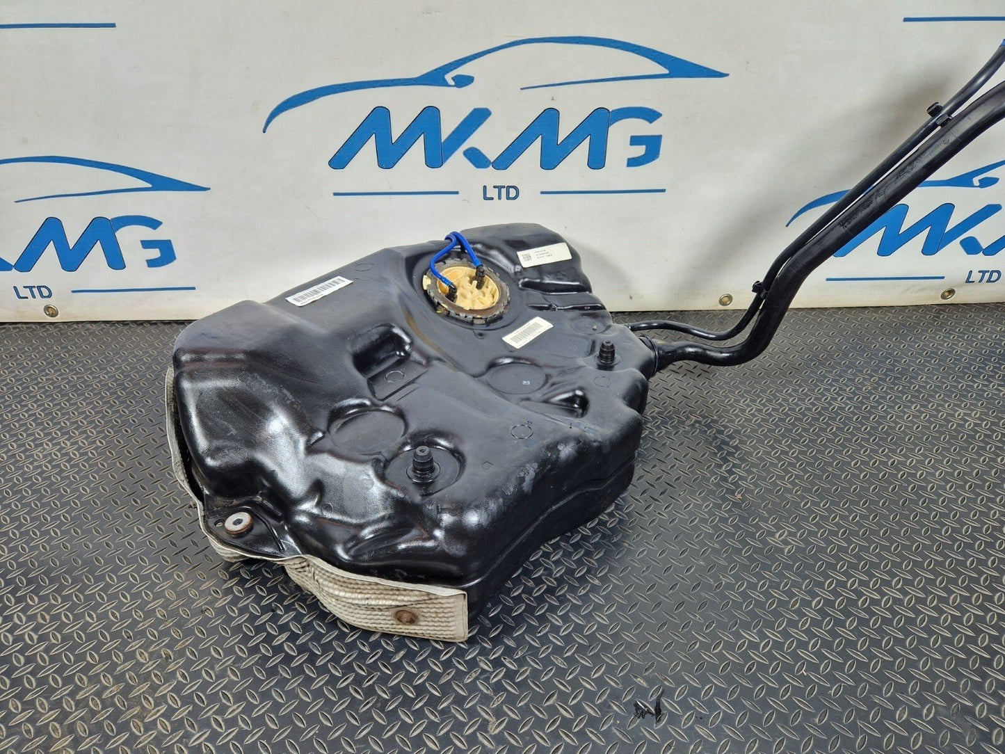 16-23 AUDI A5 F5 S-LINE GENUINE DIESEL FUEL TANK 8W6201021AM