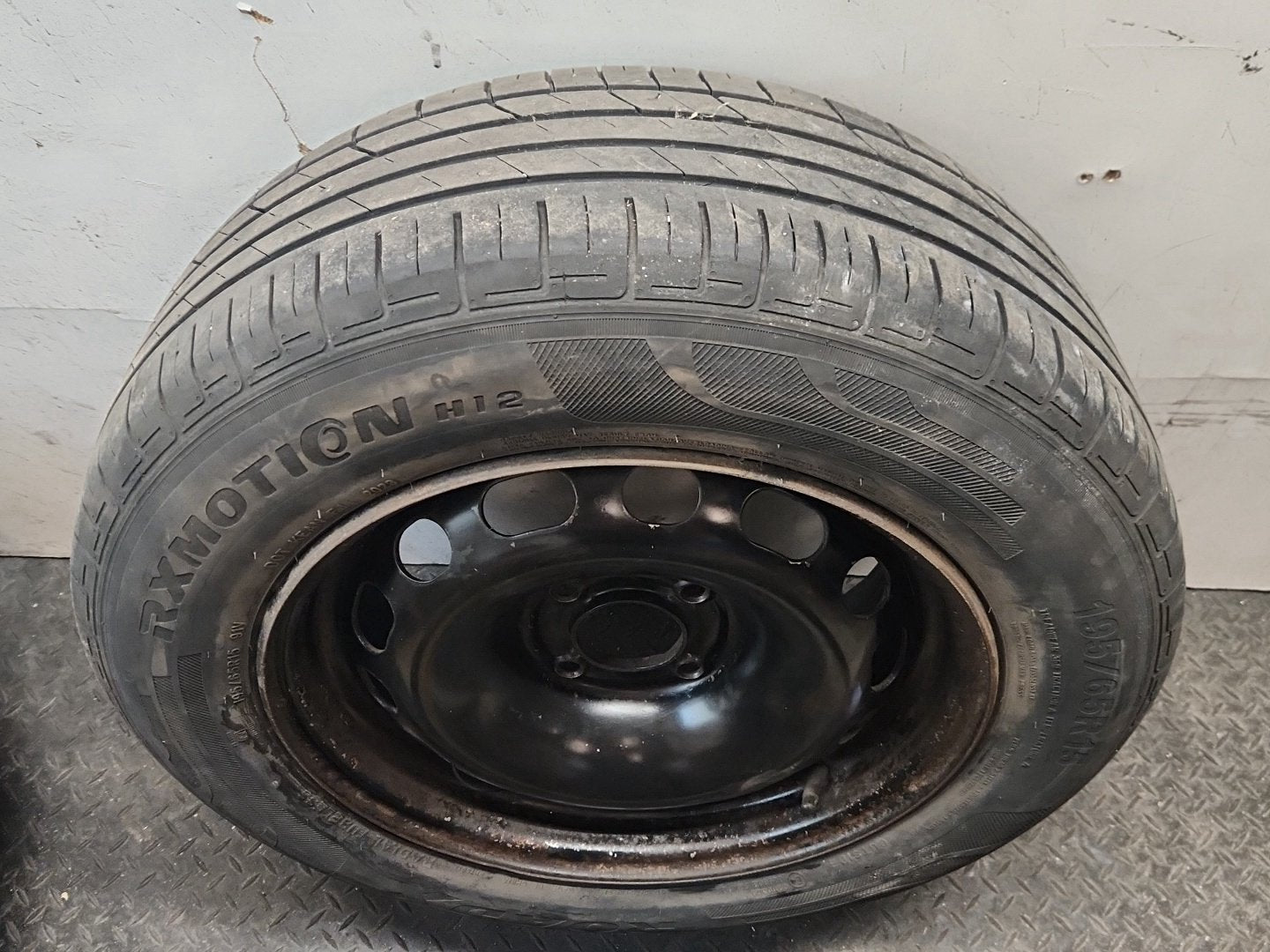 Peugeot Partner B9 Cargo Van 15" Steel Wheel with Tyre 195/65/15 ~4mm
