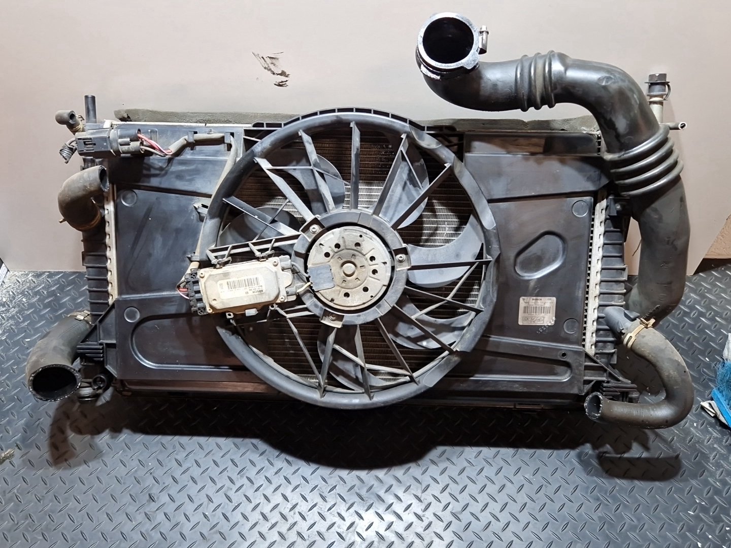 Volvo S40 2.0LL Diesel 100kw D4204T Genuine Complete Rad Radiator Pack