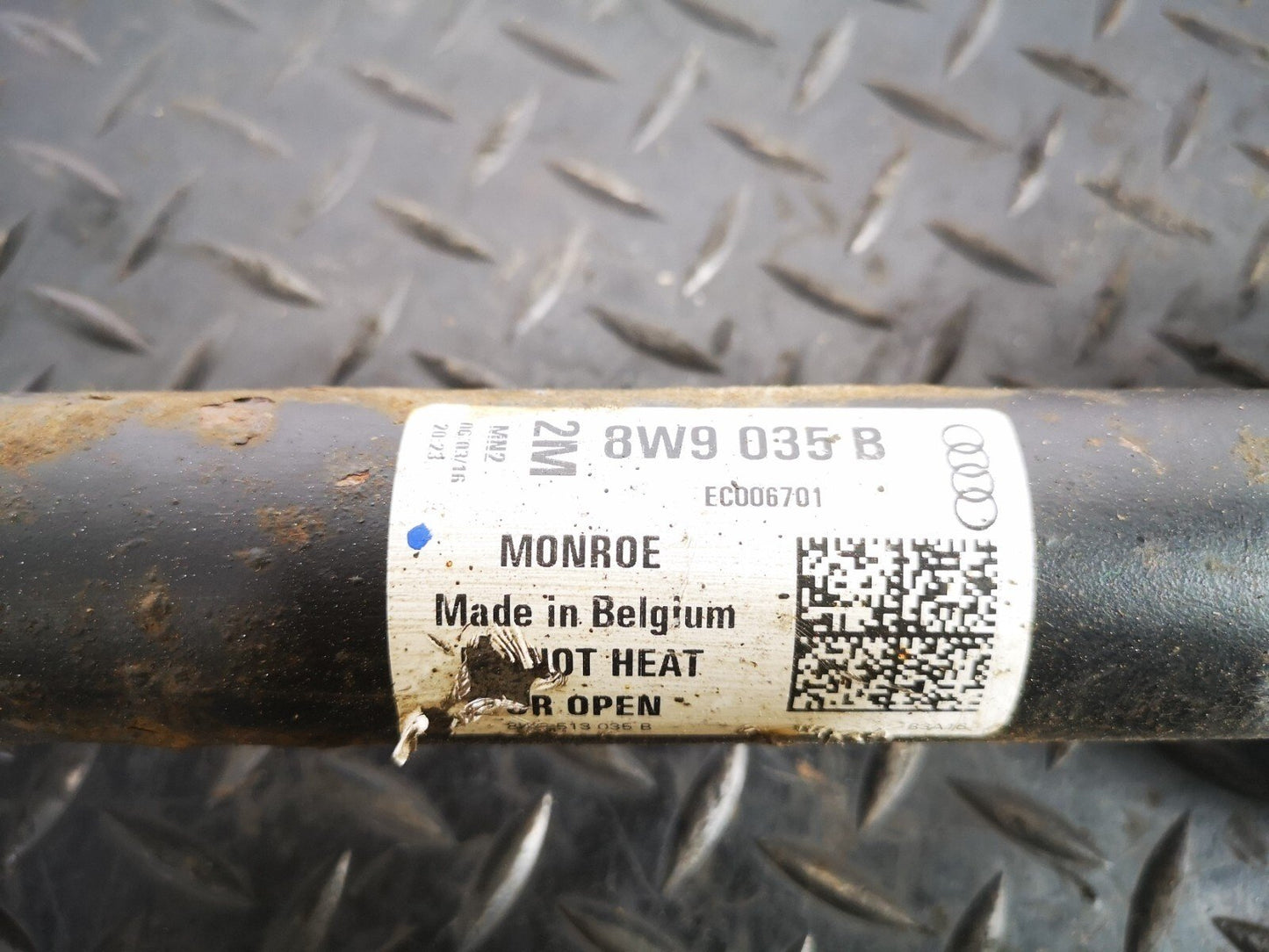 16-19 AUDI A4 B9  V6 3.0TDI REAR LEFT OR RIGHT SIDE SHOCK ABSORBER 8W9035B