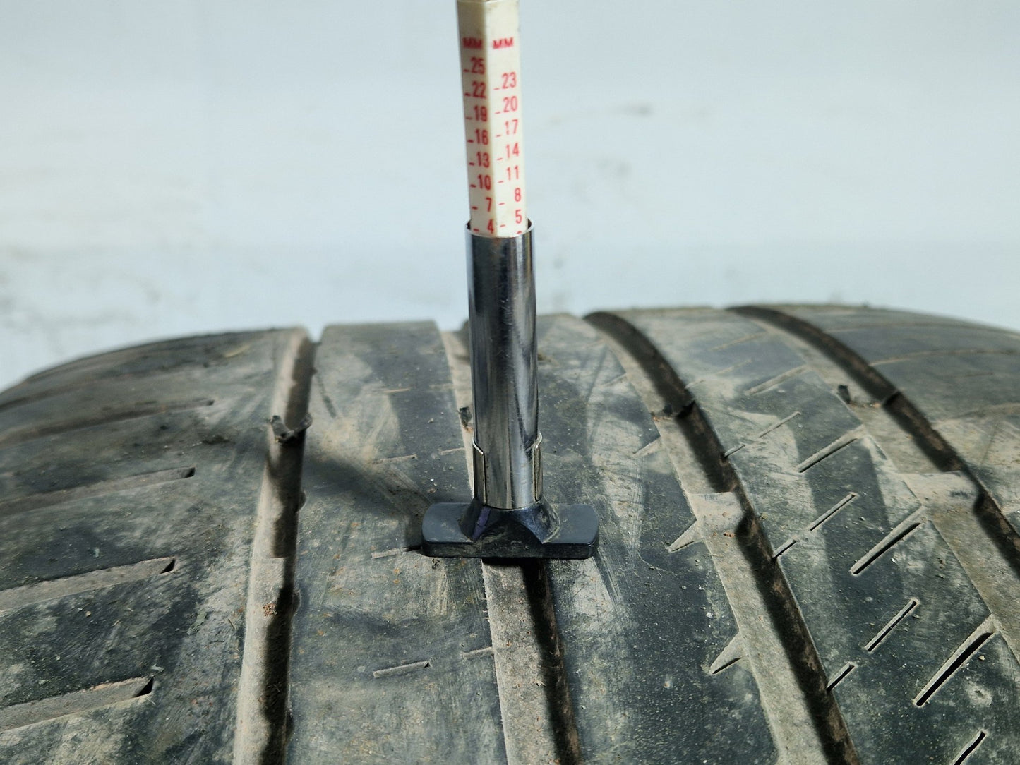 Audi A7 21" Alloy Wheel with Tyre 285/30/21 4mm 4H0601025AT