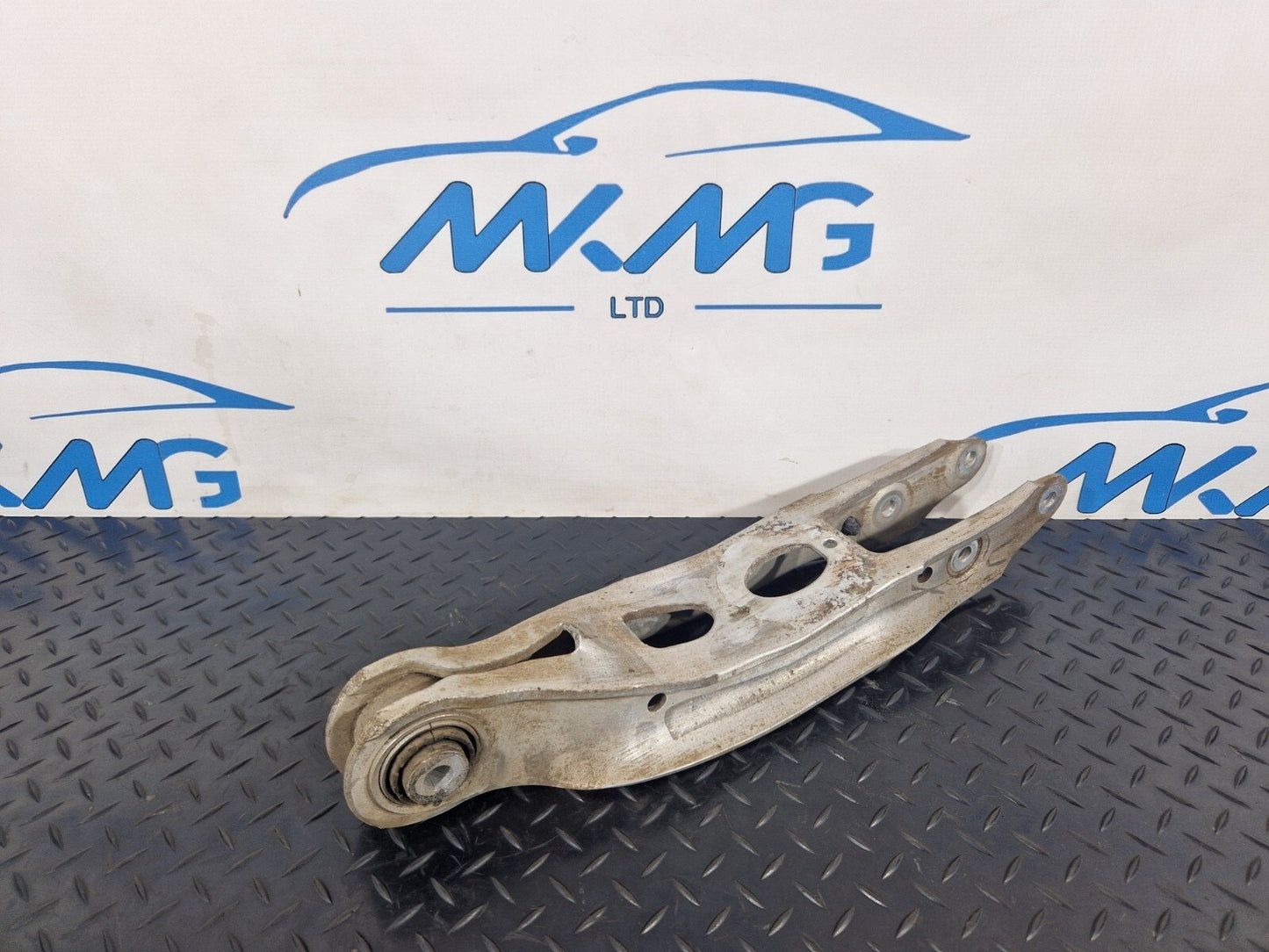 16-19 AUDI A4 B9 AVANT ULTRA SPORT REAR CONTROL ARM FITS BOTH SIDES 8W0505311E